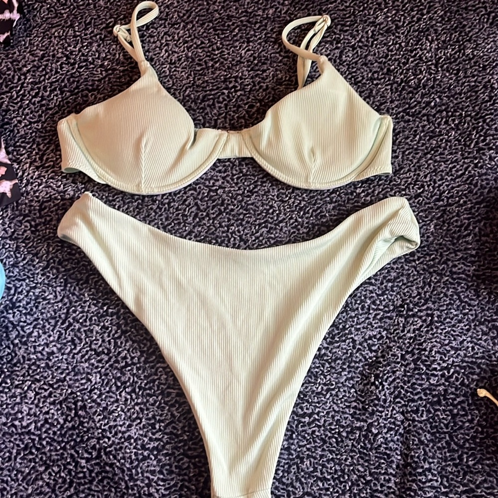 SHEIN women’s light mint green bikini